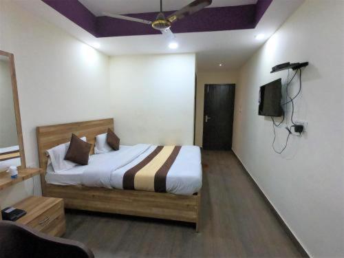 The Nirmala Palace Hotel Ayodhya Eksteriør billede