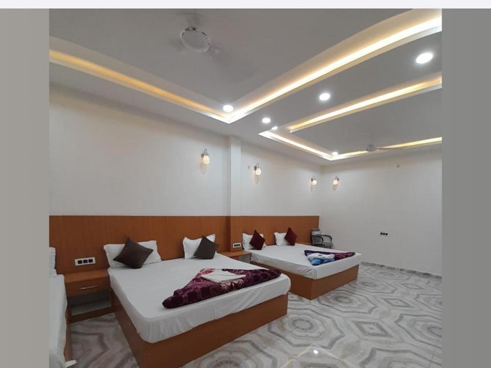 The Nirmala Palace Hotel Ayodhya Eksteriør billede