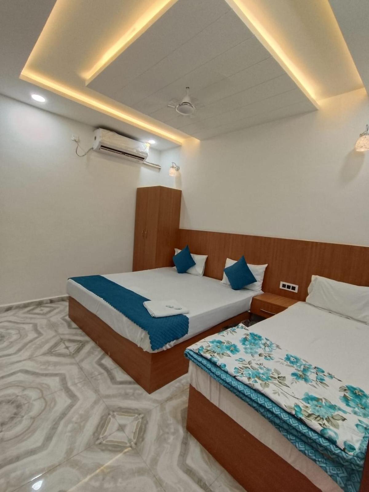 The Nirmala Palace Hotel Ayodhya Eksteriør billede
