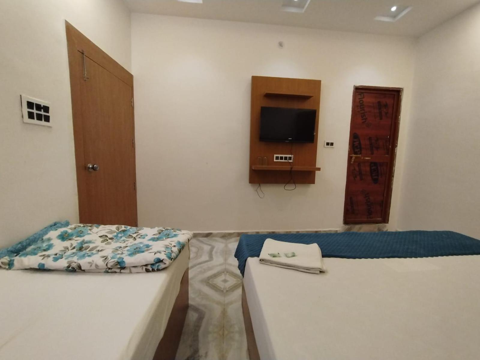 The Nirmala Palace Hotel Ayodhya Eksteriør billede
