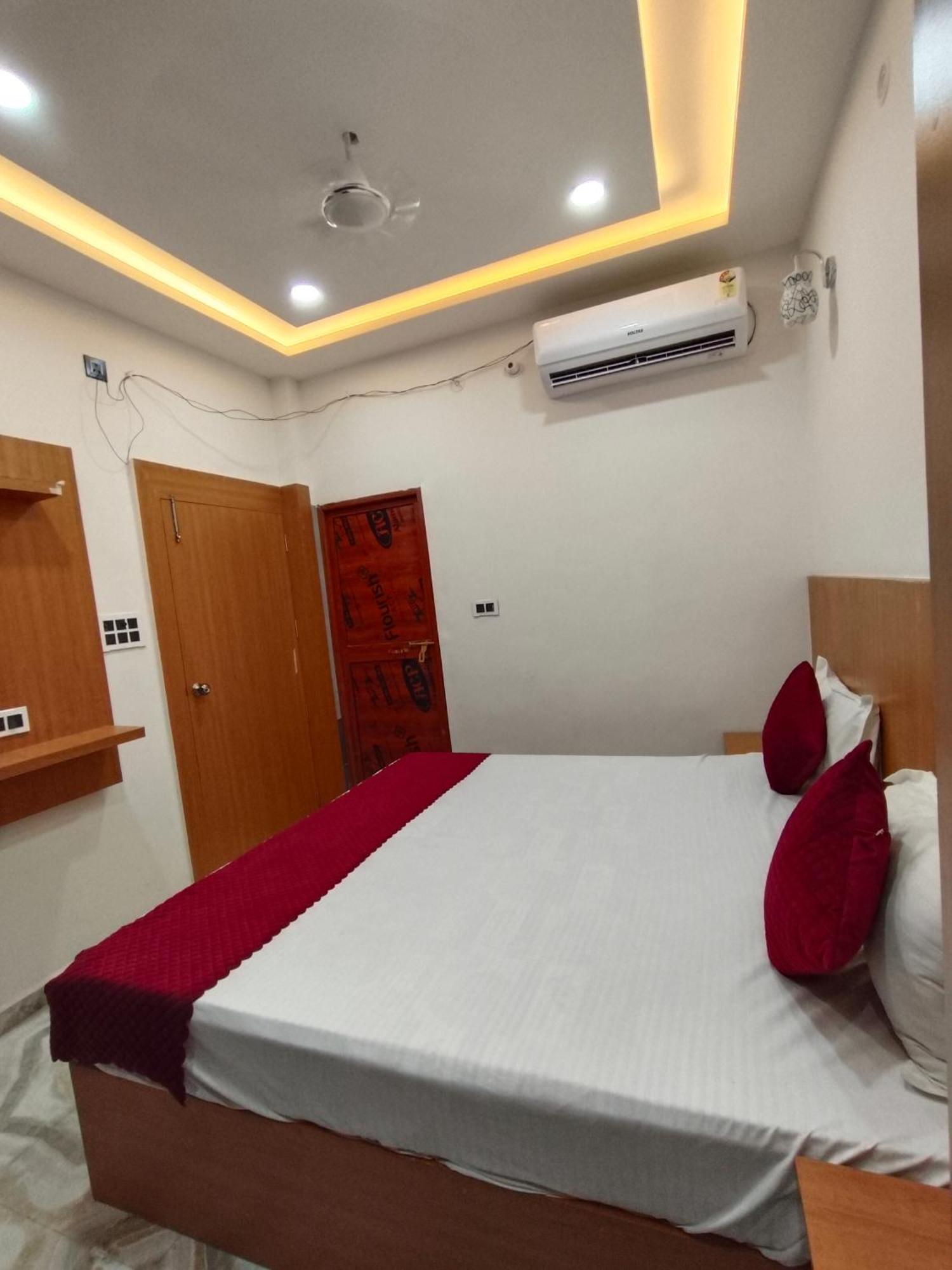 The Nirmala Palace Hotel Ayodhya Eksteriør billede